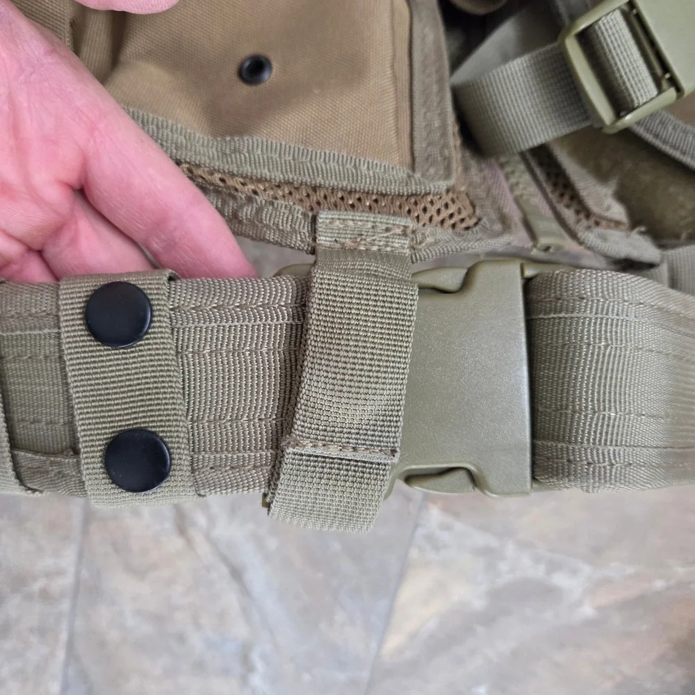 Red Rock Outdoor Gear Tactical Vest‎ Coyote Tan Cross Draw Holster Mag Pouches